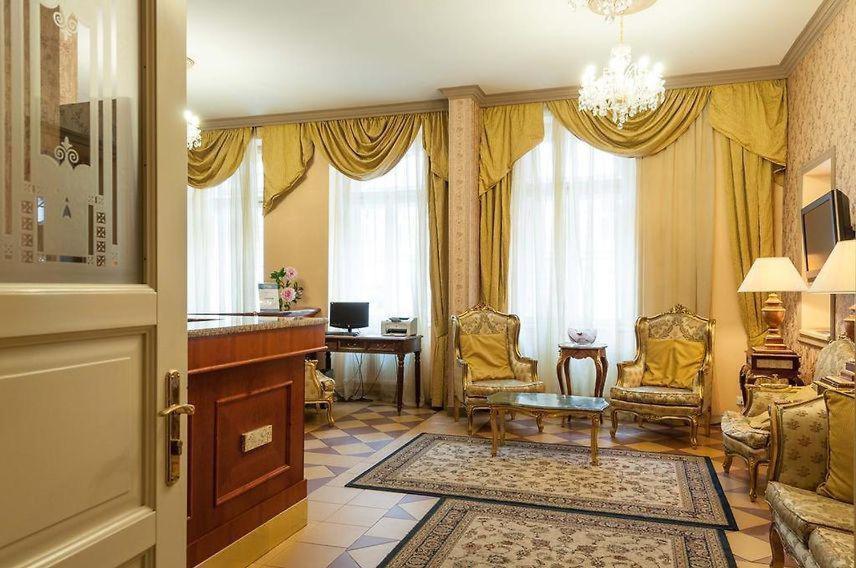 Hotel Raffaello Прага Экстерьер фото